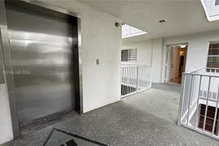 2236 N Cypress Bend Dr, Pompano Beach, FL 33069 - Photo 30