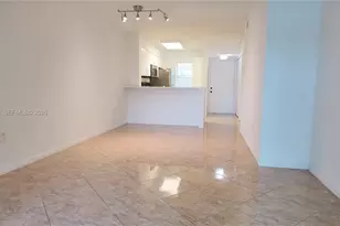 2236 N Cypress Bend Dr, Pompano Beach, FL 33069 - Photo 10