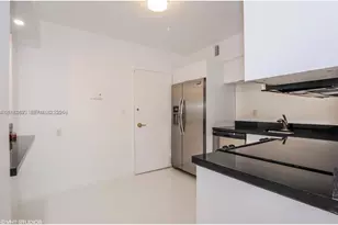5700 Collins Ave, Miami Beach, FL 33140 - Photo 18