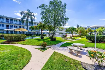 15610 NE 6th Ave #32D, Miami, FL 33162 - Photo 1