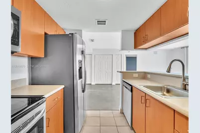 816 NW 11th St #1208, Miami, FL 33136 - Photo 14
