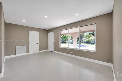 2512 Alcazar Dr, Miramar, FL 33023 - Photo 4