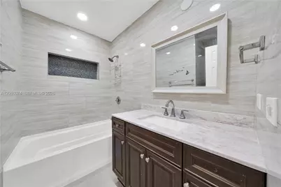 2512 Alcazar Dr, Miramar, FL 33023 - Photo 16