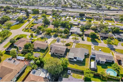 2512 Alcazar Dr, Miramar, FL 33023 - Photo 32