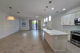 5810 NW 104th Path, Doral, FL 33178 - Photo 10