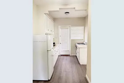 1007 Meridian Ave #9, Miami Beach, FL 33139 - Photo 2