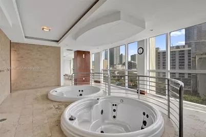 31 SE 5th St #2305, Miami, FL 33131 - Photo 44