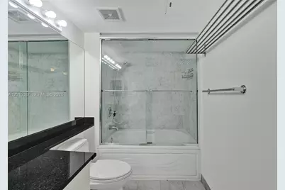 31 SE 5th St #2305, Miami, FL 33131 - Photo 32