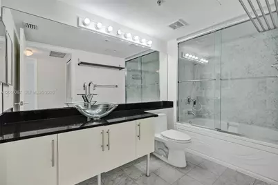 31 SE 5th St #2305, Miami, FL 33131 - Photo 30