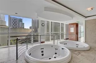 31 SE 5th St, Miami, FL 33131 - Photo 34