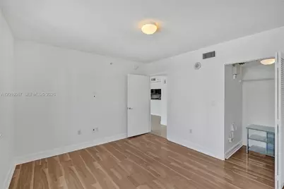 31 SE 5th St #2305, Miami, FL 33131 - Photo 22