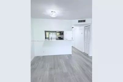 7900 NW 50th St #303, Lauderhill, FL 33351 - Photo 4