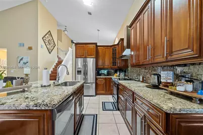 15522 NW 12th Ct, Pembroke Pines, FL 33028 - Photo 10