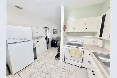 825 S 20th Ave #A, Hollywood, FL 33020 - Photo 6