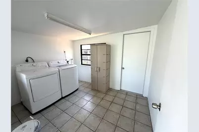 7993 SW 9th Ter, Miami, FL 33144 - Photo 4