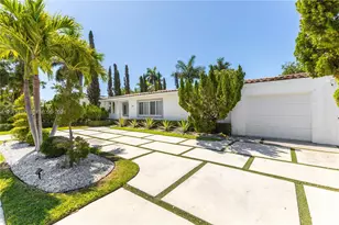 2010 Alamanda Dr, North Miami, FL 33181 - Photo 26