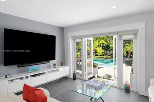 2010 Alamanda Dr, North Miami, FL 33181 - Photo 16