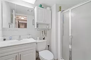 521 N Riverside Dr, Pompano Beach, FL 33062 - Photo 10