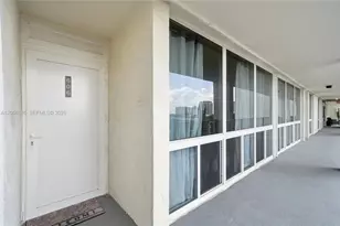 521 N Riverside Dr, Pompano Beach, FL 33062 - Photo 2
