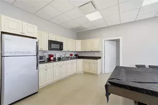 521 N Riverside Dr, Pompano Beach, FL 33062 - Photo 20