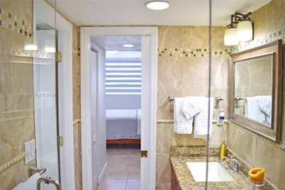 401 Ocean Dr #924, Miami Beach, FL 33139 - Photo 16