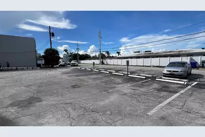 2727 E Oakland Park Blvd #305, Fort Lauderdale, FL 33306 - Photo 24