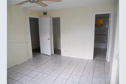 119 Royal Park Dr #1E, Oakland Park, FL 33309 - Photo 6