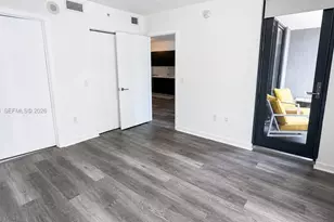 31 SE 6th St, Miami, FL 33131 - Photo 12