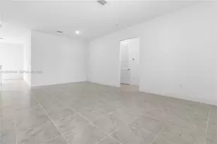 18901 SW 316th Ter, Homestead, FL 33030 - Photo 8