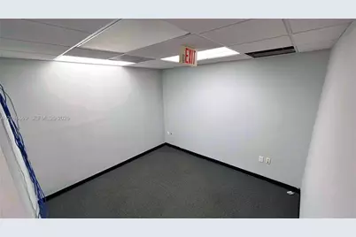 2740 E Oakland Park Blvd #206, Fort Lauderdale, FL 33306 - Photo 10