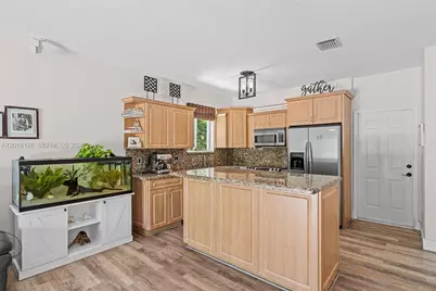 16238 NW 91st Ave, Miami Lakes, FL 33018 - Photo 20