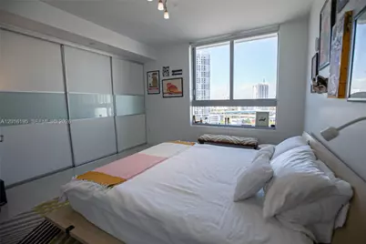 90 SW 3rd St #1611, Miami, FL 33130 - Photo 8