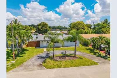 8451 NW 16th St, Pembroke Pines, FL 33024 - Photo 2