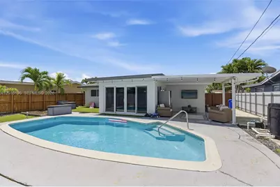8451 NW 16th St, Pembroke Pines, FL 33024 - Photo 24
