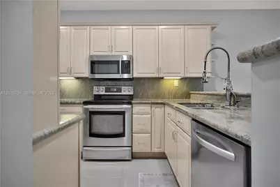 1301 N Riverside Dr #7, Pompano Beach, FL 33062 - Photo 8