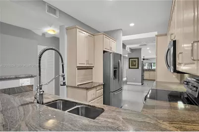 1301 N Riverside Dr #7, Pompano Beach, FL 33062 - Photo 10