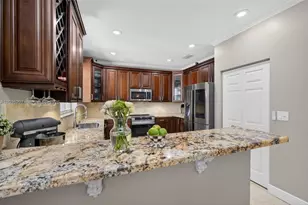 16735 NW 11th St, Pembroke Pines, FL 33028 - Photo 12