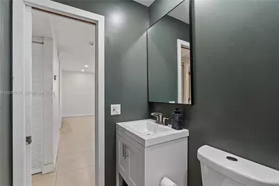 2735 W 60th Pl #204, Hialeah, FL 33016 - Photo 10