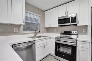 17043 NW 22nd St, Pembroke Pines, FL 33028 - Photo 6