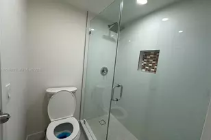 8879 Fontainebleau Blvd, Miami, FL 33172 - Photo 6