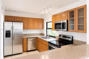 555 NE 30th St, Miami, FL 33137 - Photo 12