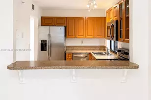 555 NE 30th St, Miami, FL 33137 - Photo 14