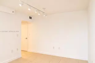 555 NE 30th St, Miami, FL 33137 - Photo 18