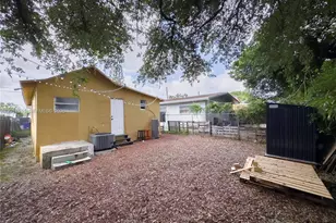 1669 NW 70th St, Miami, FL 33147 - Photo 8