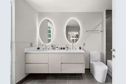 300 S Biscayne Blvd #L-L02, Miami, FL 33131 - Photo 26