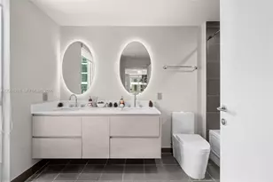 300 S Biscayne Blvd, Miami, FL 33131 - Photo 26