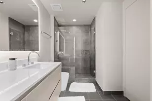 300 S Biscayne Blvd, Miami, FL 33131 - Photo 20