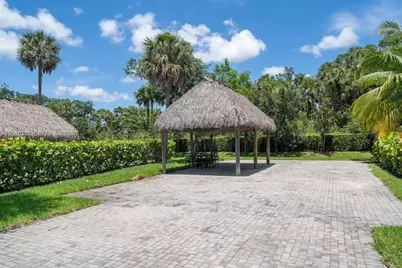 147 S Cortez Dr, Margate, FL 33068 - Photo 4