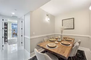 31 SE 6th St, Miami, FL 33131 - Photo 6
