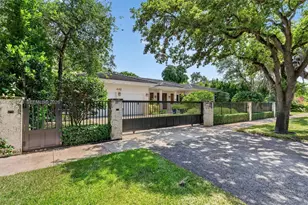 442 Amalfi Ave, Coral Gables, FL 33146 - Photo 4